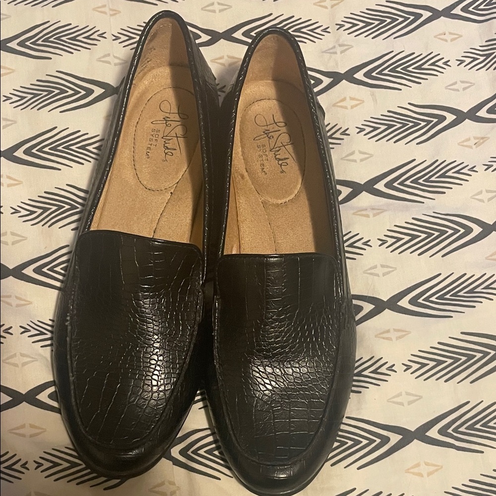 Life Stride Black Textured Women's Flats